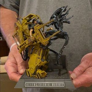 Aliens Colonial Marine Statue